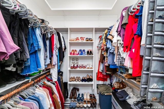 Image 36 of 70 For 452 Wentworth