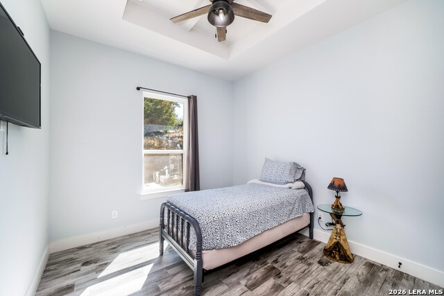 Image 37 of 70 For 452 Wentworth