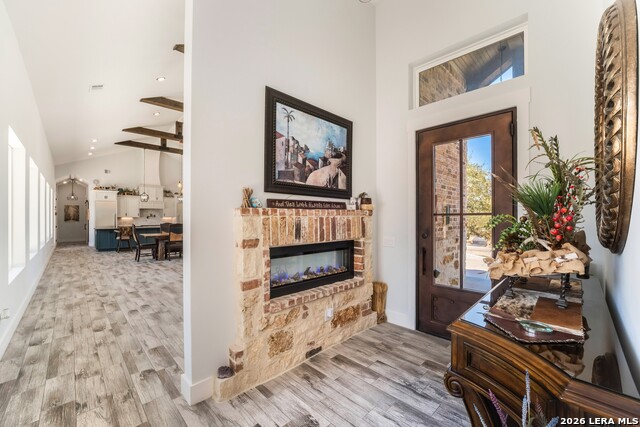 Image 4 of 70 For 452 Wentworth