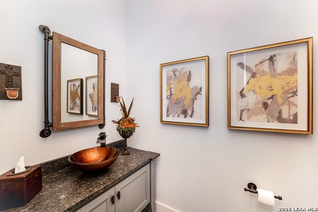 Image 44 of 70 For 452 Wentworth