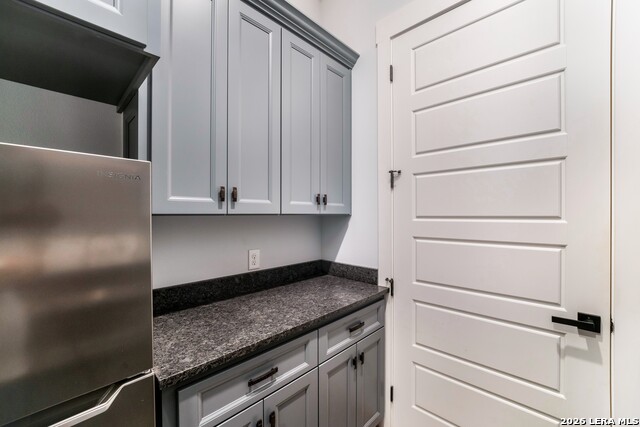 Image 46 of 70 For 452 Wentworth