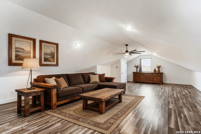 Image 47 of 70 For 452 Wentworth