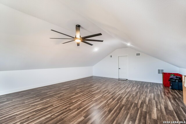 Image 49 of 70 For 452 Wentworth