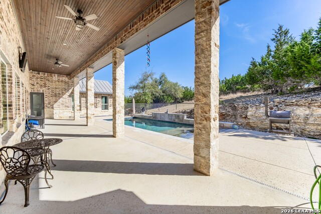 Image 51 of 70 For 452 Wentworth