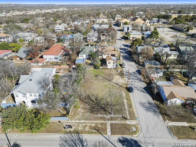 Image 12 of 15 For 1003 Woodlawn Ave W