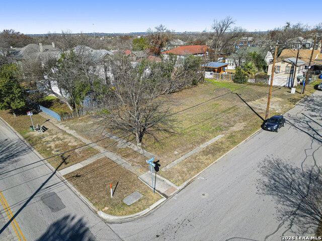 Image 14 of 15 For 1003 Woodlawn Ave W