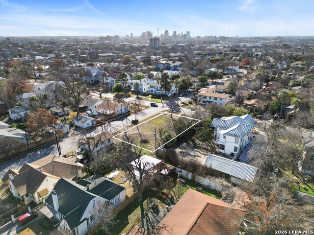 Image 3 of 15 For 1003 Woodlawn Ave W