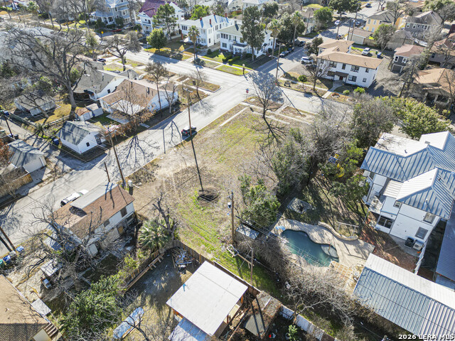 Image 4 of 15 For 1003 Woodlawn Ave W