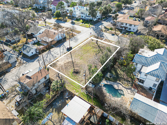 Image 5 of 15 For 1003 Woodlawn Ave W