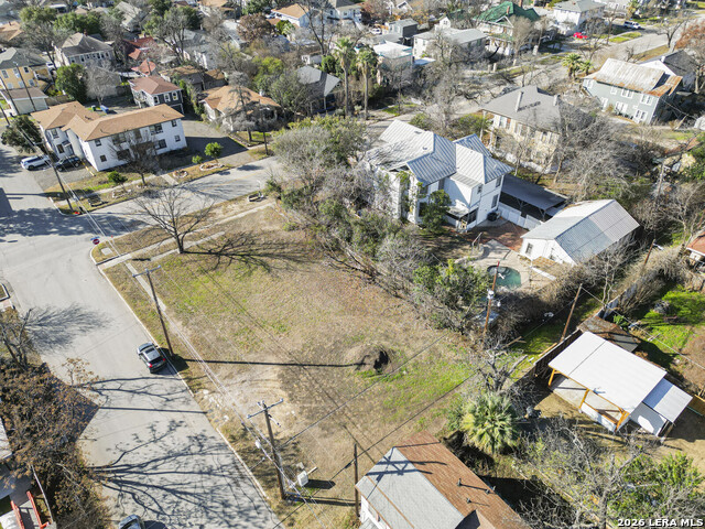 Image 7 of 15 For 1003 Woodlawn Ave W