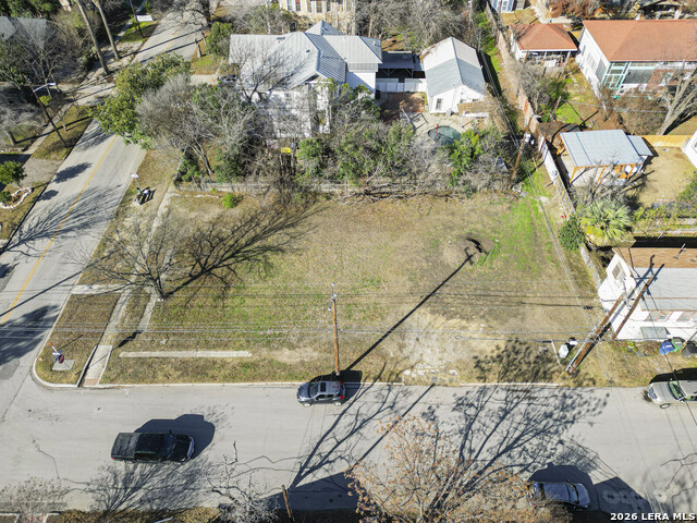 Image 8 of 15 For 1003 Woodlawn Ave W