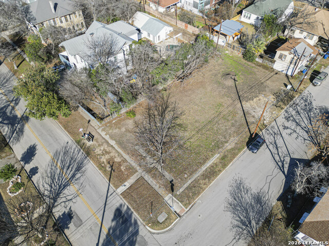 Image 9 of 15 For 1003 Woodlawn Ave W