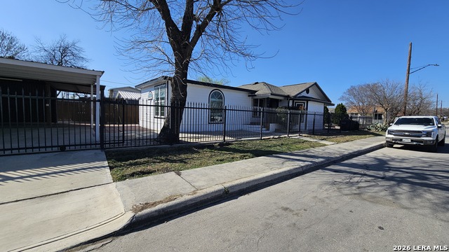 Image 46 of 49 For 3902 Salinas W