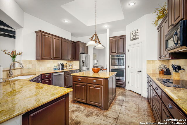 Image 18 of 44 For 851 River Cliff