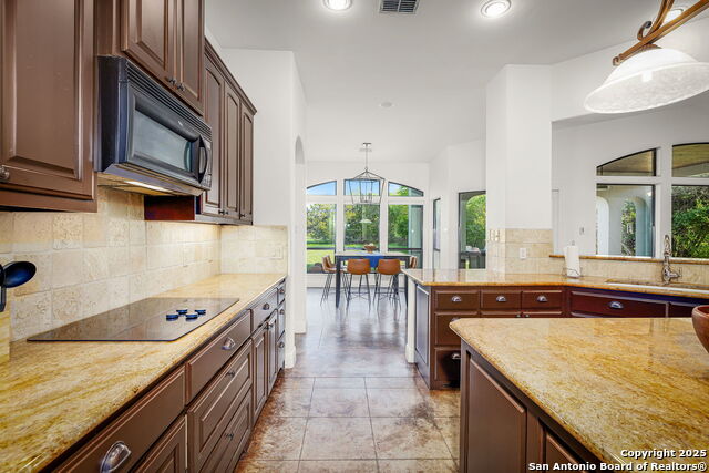 Image 20 of 44 For 851 River Cliff