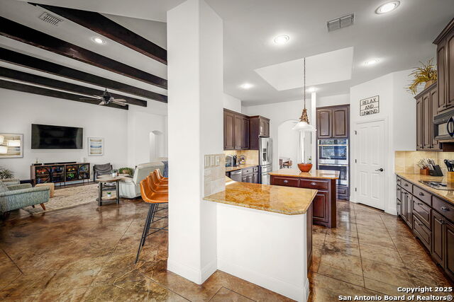 Image 24 of 44 For 851 River Cliff