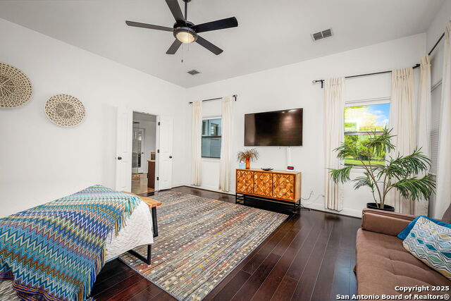 Image 25 of 44 For 851 River Cliff