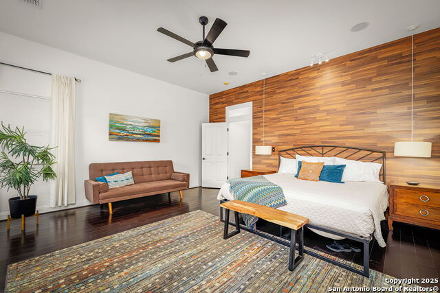 Image 27 of 44 For 851 River Cliff