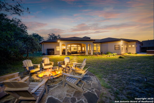 Image 3 of 44 For 851 River Cliff