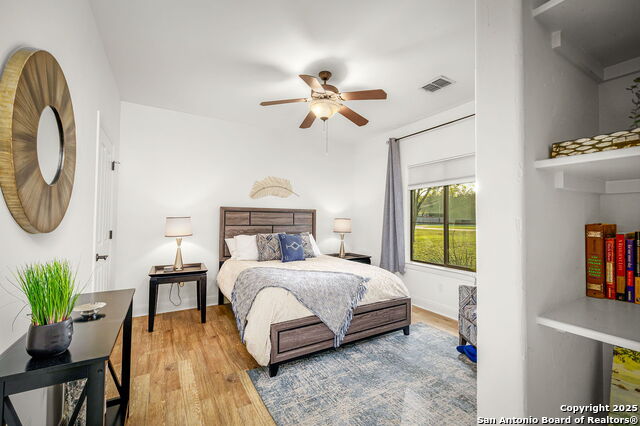 Image 31 of 44 For 851 River Cliff