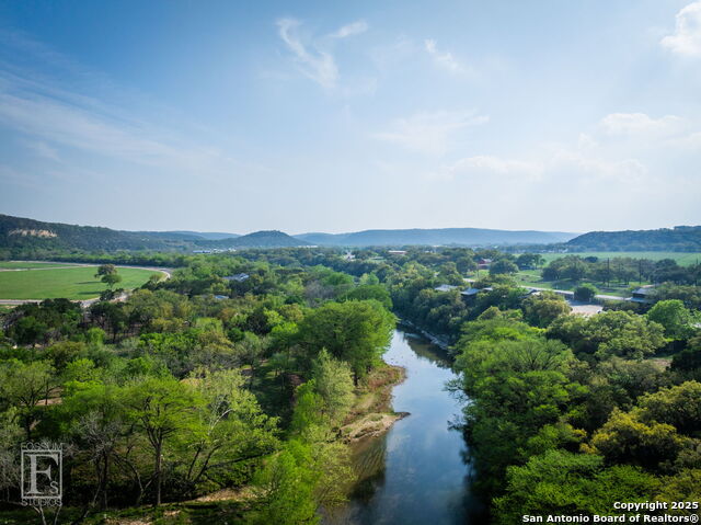 Image 35 of 44 For 851 River Cliff