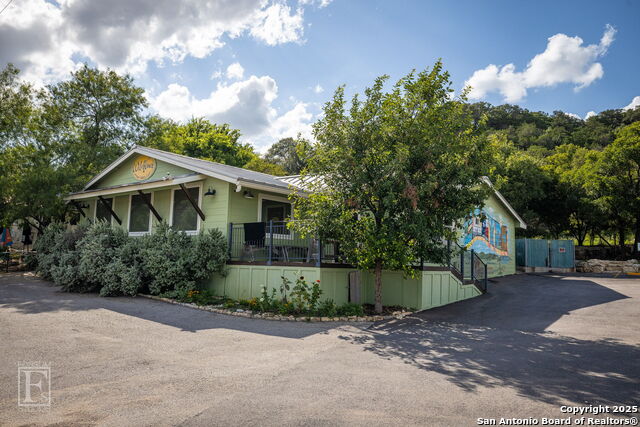 Image 36 of 44 For 851 River Cliff