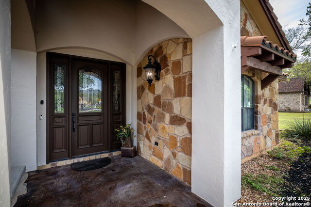 Image 5 of 44 For 851 River Cliff