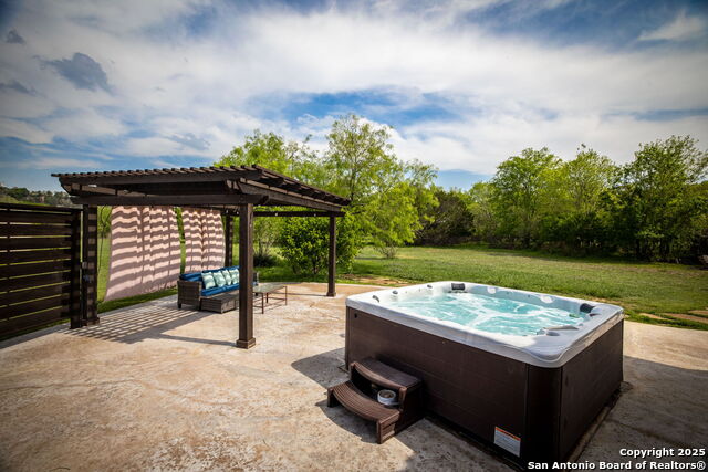 Image 7 of 44 For 851 River Cliff