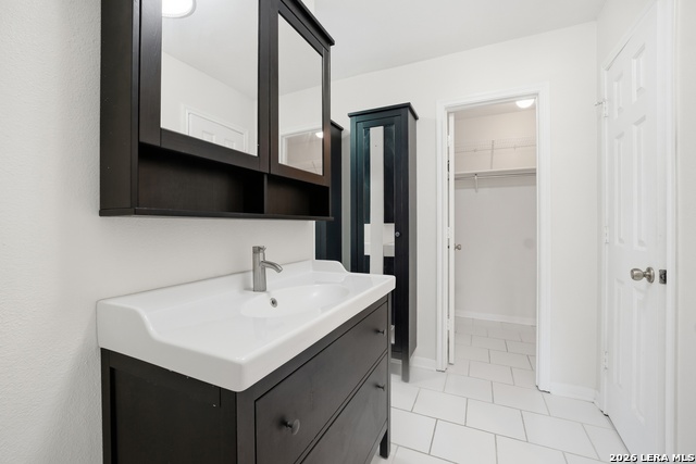 Image 24 of 37 For 11438 Lima  