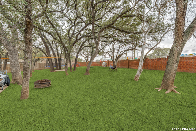 Image 21 of 25 For 1325 Black Oak Dr