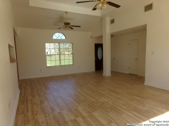 Image 12 of 34 For 10340 Fowler