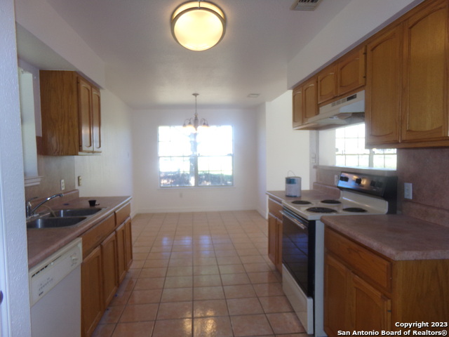 Image 19 of 34 For 10340 Fowler