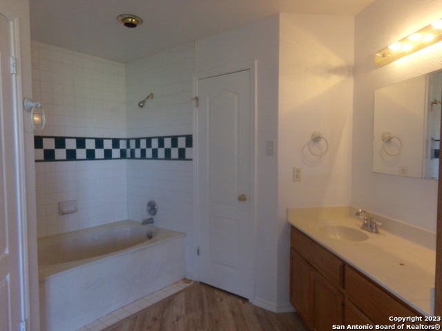 Image 25 of 34 For 10340 Fowler