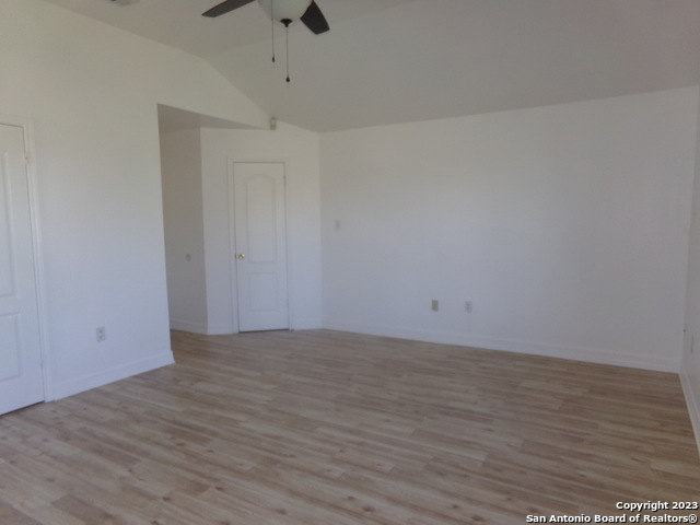 Image 27 of 34 For 10340 Fowler