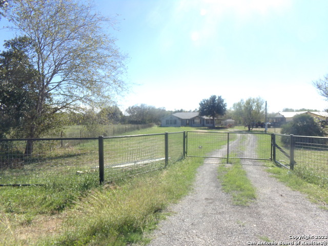 Image 3 of 34 For 10340 Fowler