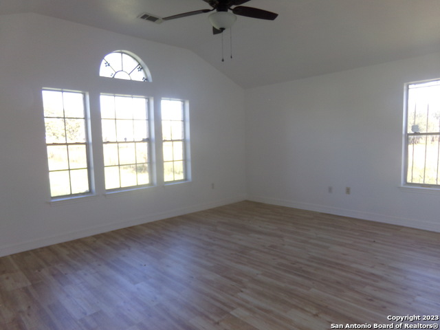 Image 31 of 34 For 10340 Fowler