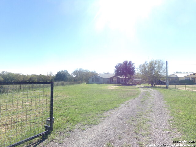 Image 5 of 34 For 10340 Fowler