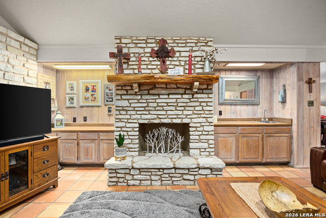 Listing photo id 9 for 2329 Rock Creek