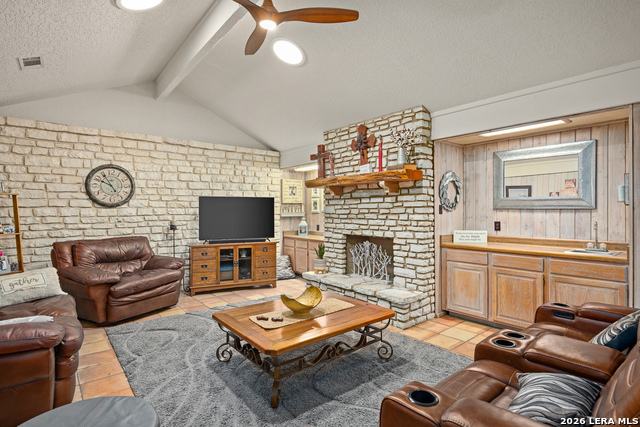 Listing photo id 2 for 2329 Rock Creek