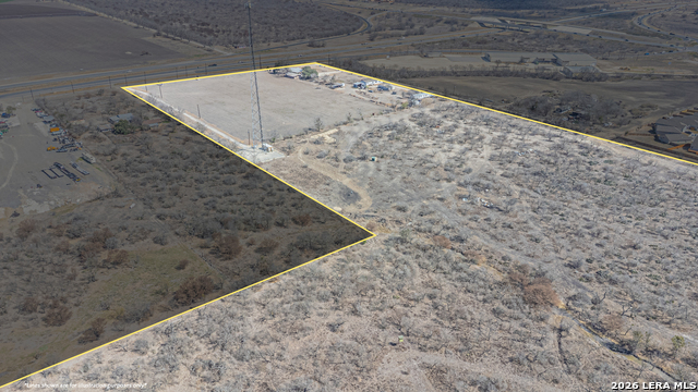 Image 23 of 40 For 13898 Us Highway 90 W