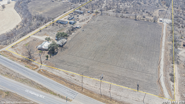 Image 37 of 40 For 13898 Us Highway 90 W