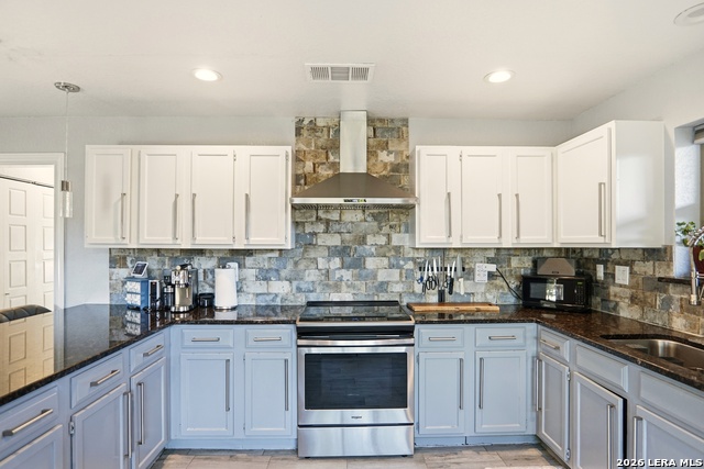 Image 11 of 40 For 28515 Saxet  