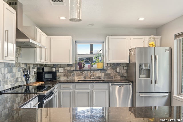 Image 12 of 40 For 28515 Saxet  