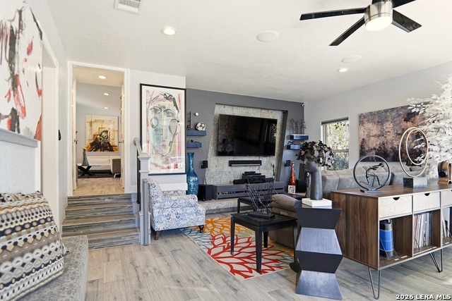 Image 13 of 40 For 28515 Saxet  