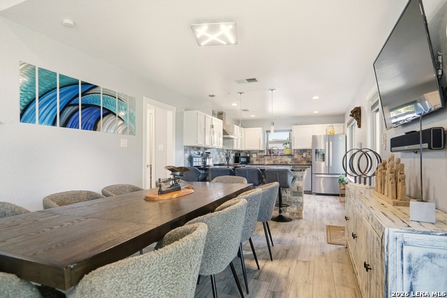 Image 7 of 40 For 28515 Saxet  