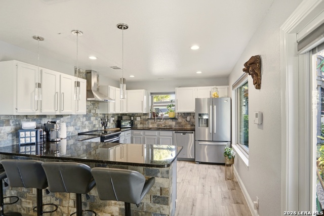 Image 8 of 40 For 28515 Saxet  