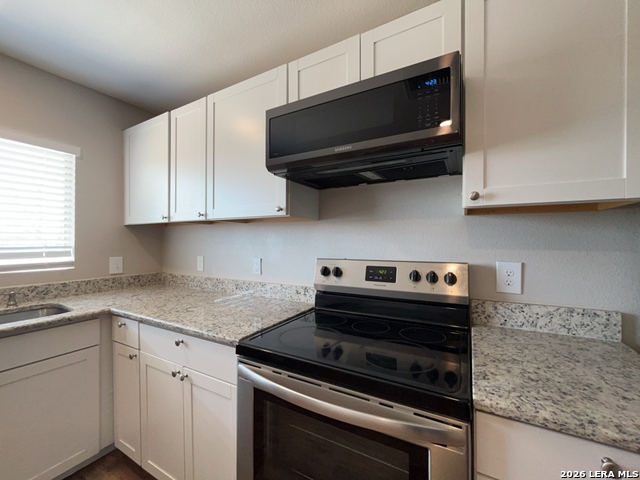 Image 11 of 32 For 8905 Seacliff St