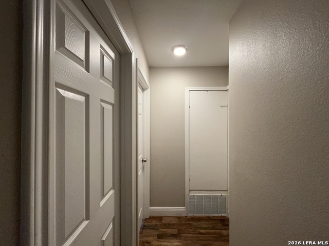 Image 16 of 32 For 8905 Seacliff St