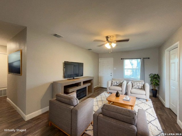 Image 3 of 32 For 8905 Seacliff St