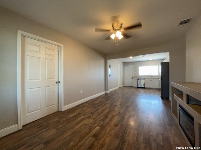 Image 7 of 32 For 8905 Seacliff St